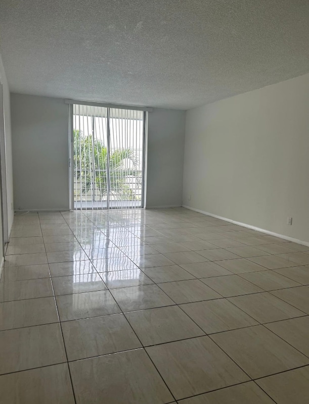 3181 W Hallandale Beach Blvd Unit 304, Hallandale Beach, FL 33009