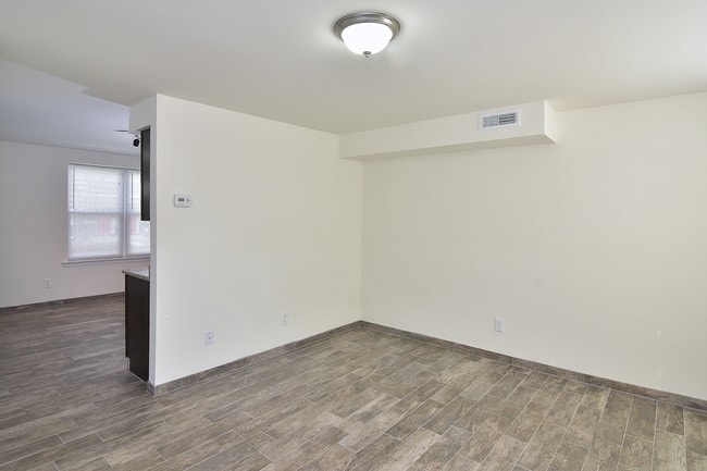 Moorestown Oaks, Moorestown, NJ 08057 - photo 3