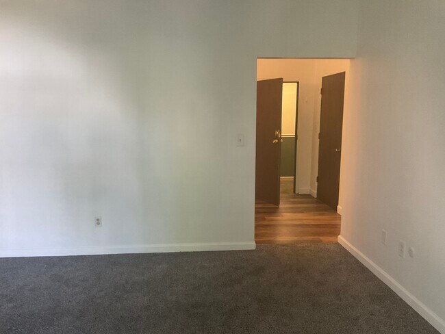 3602 16th St unit One bedroom with bal, Zion, IL 60099 - photo 6