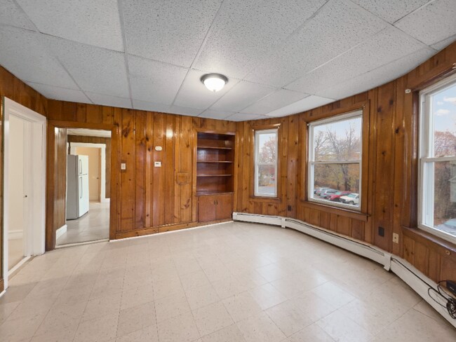 286 Farnham St unit 2, Lawrence, MA 01843 - photo 3