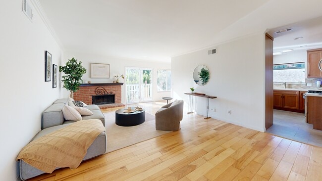 978 Bower Way, Thousand Oaks, CA 91360 - photo 2