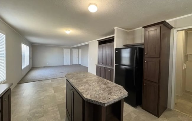 105 Nicole Ct, Howell, MI 48843 - photo 2