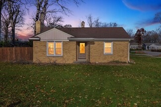 800 W Joliet St, Crown Point, IN 46307