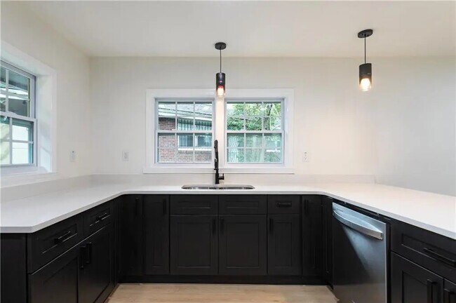 167 Rockmart Dr SW, Atlanta, GA 30314 - photo 6