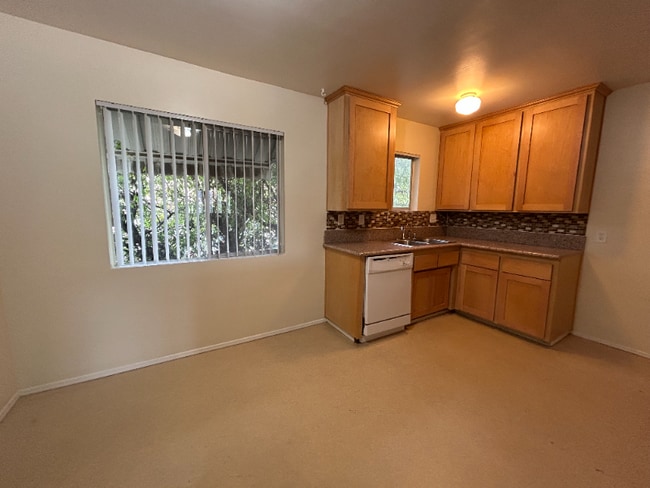 97 E Laurel Ave unit C, Sierra Madre, CA 91024 - photo 2