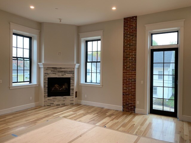 16 Pierce St unit 2, Dover, NH 03820 - photo 4