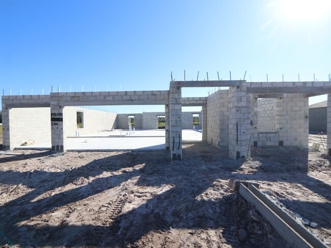 8473 Fox Den Cove, Lakeland, FL 33810 - photo 2