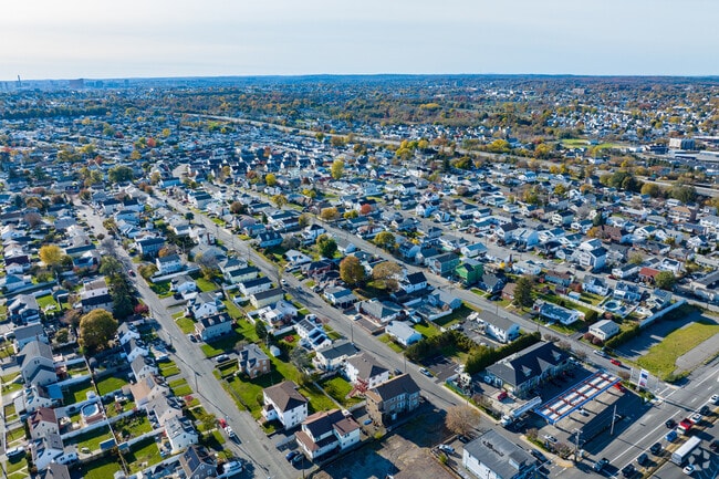 West Revere is conveniently located next to Route 1.