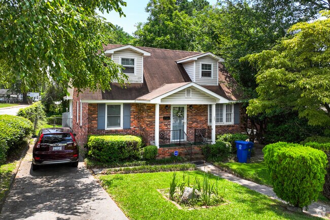 Established 1950s and ‘60s homes in Jones McDonald are priced from $100,000 to $150,000.