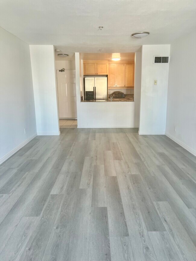 3550 Lebon Dr, San Diego, CA 92122