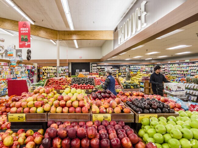 Visit Safeway for all your grocery needs in the Rock Spring area.