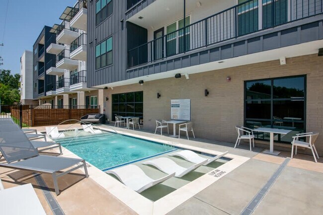 2232 Empire Central unit ID1018240P, Dallas, TX 75235 - photo 5