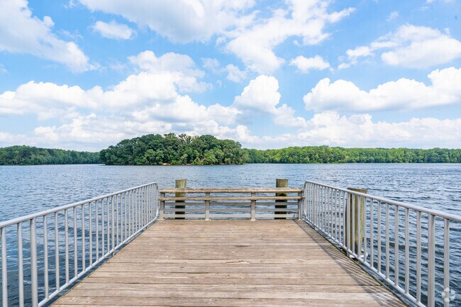 Farrs Corner locals enjoy waterfront views from Burke Lake Park docks.