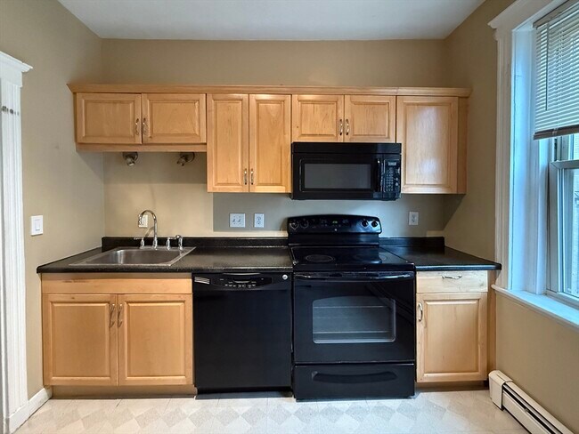 12 Ransom Rd unit 3, Brighton, MA 02135 - photo 3