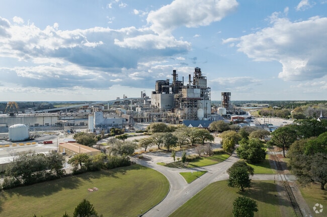 Manufacturing and machinery are the leading industry that support the local area in Georgetown.