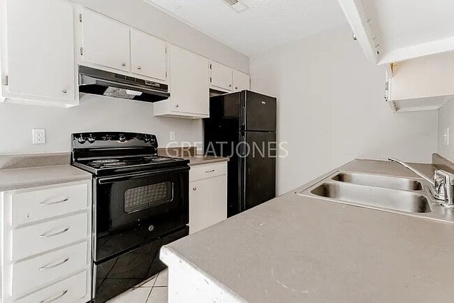 3536 Torbay Dr, Fayetteville, NC 28311 - photo 5