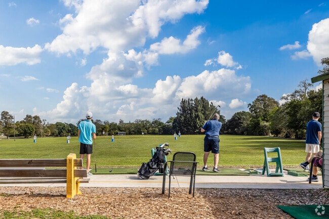 Golfing enthusiasts will love living in Pembroke Lakes.