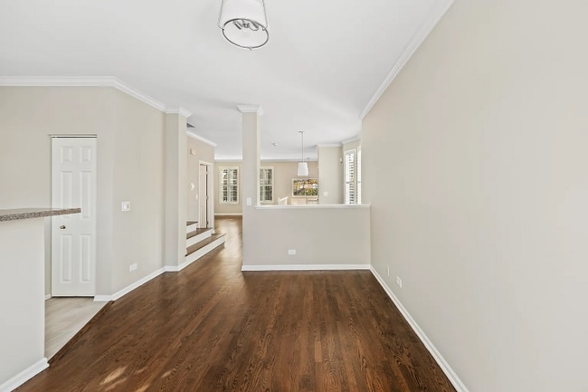 2106 Rugen Rd, Glenview, IL 60026 - photo 4