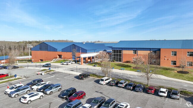 Lake Norman High School serves students in the Lake Norman community.