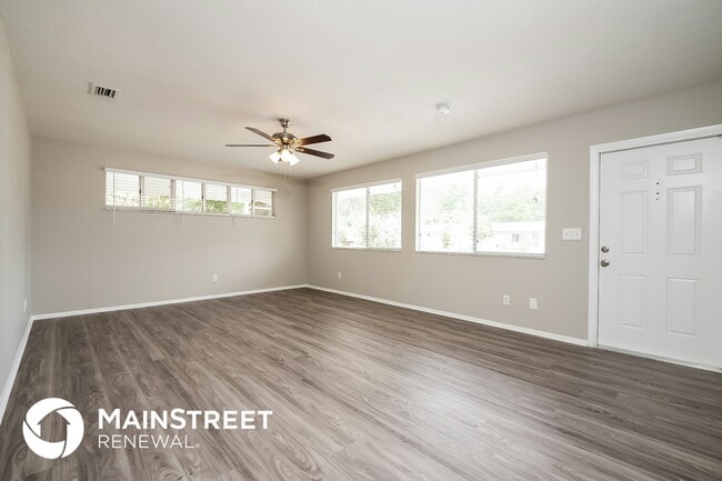 744 Pineland Ave, Venice, FL 34285 - photo 3