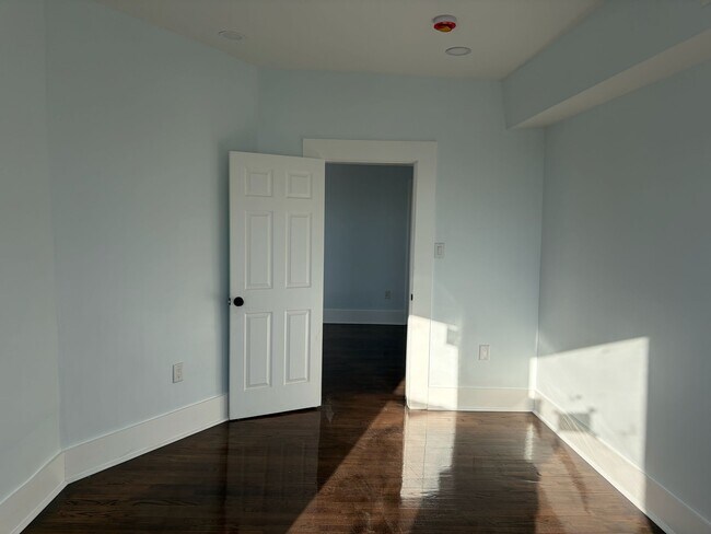 329 Elizabeth Ave unit 2, Newark, NJ 07112 - photo 4