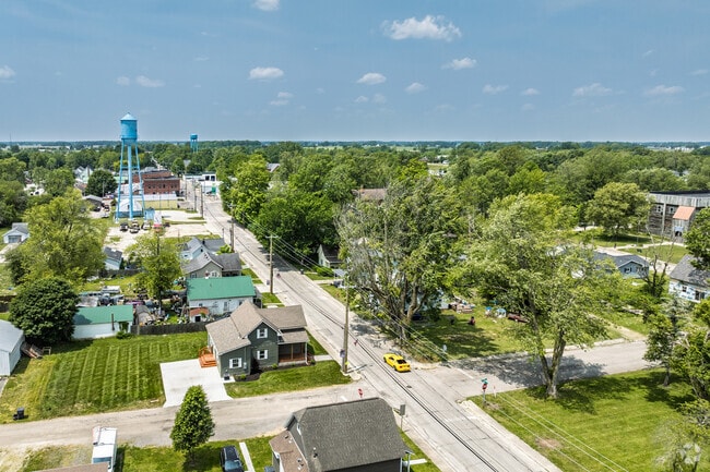 Gaston is bisected by Elm and Sycamore Streets.