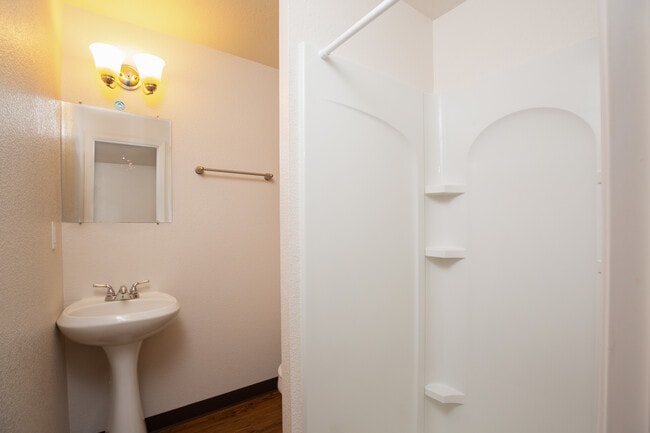 Parkway Apartments, Arcata, CA 95521 - photo 2