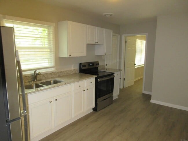 616 Byrne Dr, Montgomery, AL 36111 - photo 2