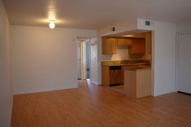 740 W Elm St unit 220, Phoenix, AZ 85013 - photo 3