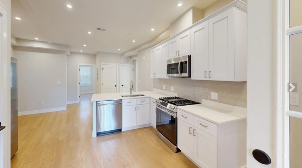 160 Allston St unit 4, Boston, MA 02134 - photo 1