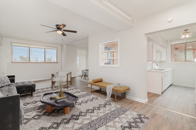 1607 Asmann Ave unit 1A, Cincinnati, OH 45229 - photo 2