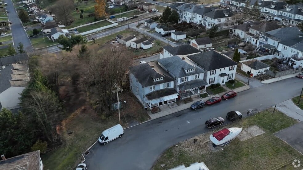 28 Pleasant Ave, Red Lion, PA 17356 - photo 2