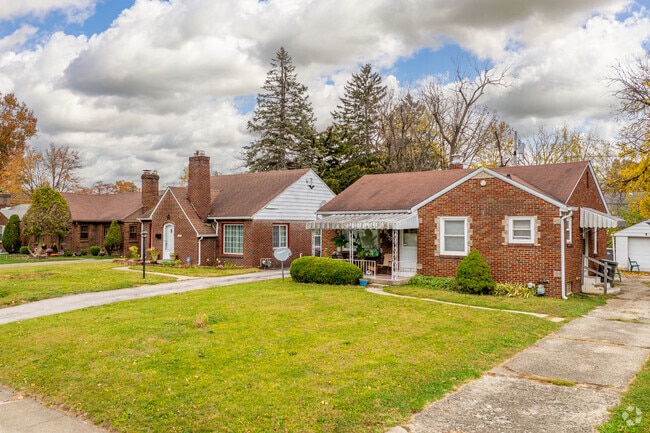 Some cape cod homes in Forest Manor come with covered front porches.