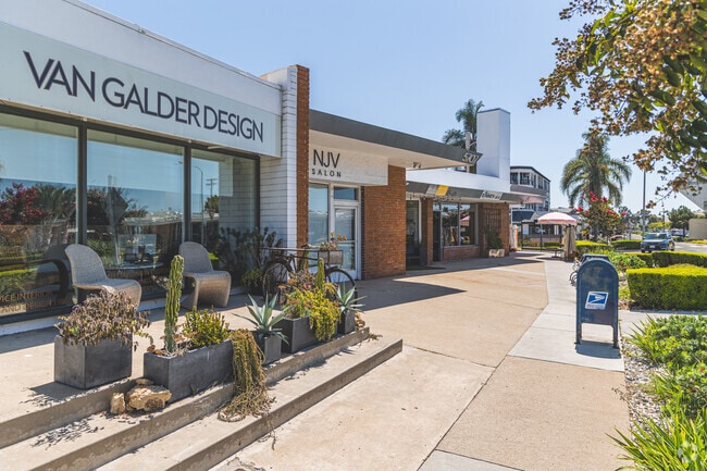 Van Gelder Design is a famous design shop which helps design custom aesthetics for homes.