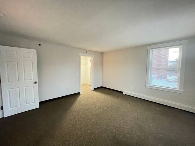 251 Pine St unit 301, Manchester, NH 03103 - photo 5