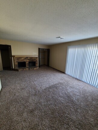 2026 1st Ave NE, Cedar Rapids, IA 52402