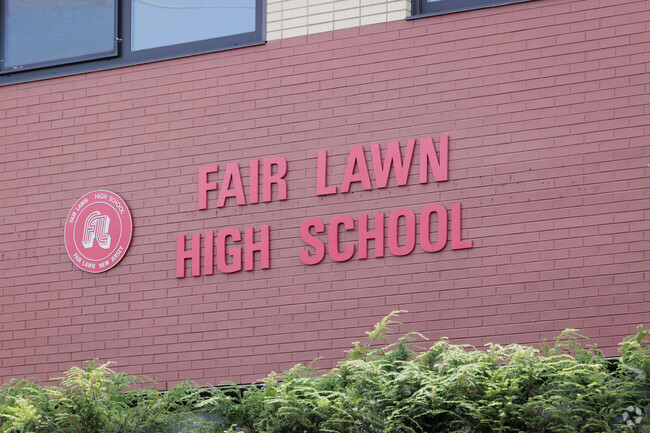 Fair Lawn High School has 1,624 students.