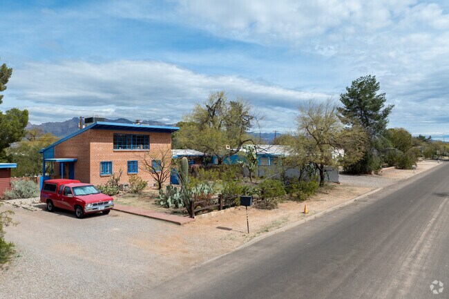 Red-brick homes are common in Hedrick Acres.