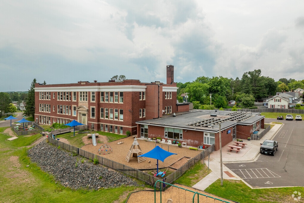 Experience the Montessori method at Many Rivers Montessori and watch your child flourish.