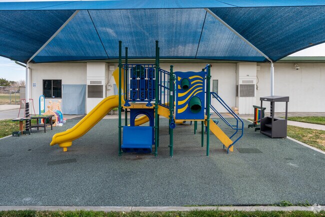 The student-teacher ratio at Manzanita Elementary is 24:1.