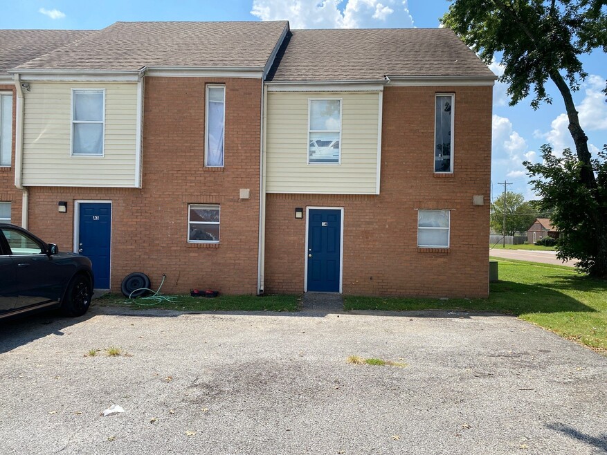 289 Greenfield Dr, Jackson, TN 38305 - photo 1