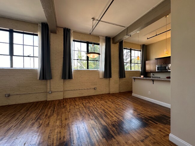 109 N Hayne St unit 218, Monroe, NC 28112 - photo 2