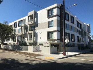 10909 Hartsook St, North Hollywood, CA 91601