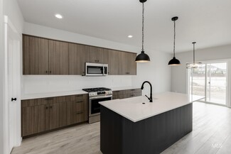 10530 W Teratai St, Star, ID 83669