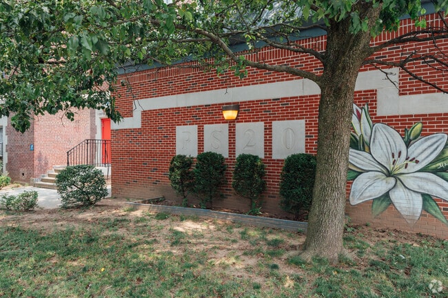 PS 20 Port Richmond borders the peaceful Veterans Park.