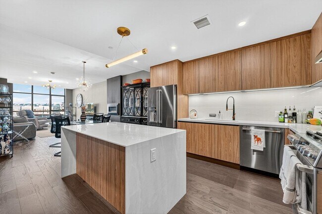 Solaia, North Bergen, NJ 07047 - photo 4