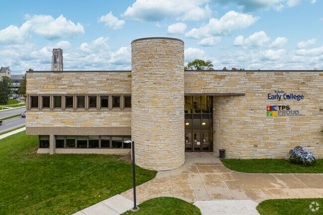 Toledo Early College specializes in college prep programs for local high school students.