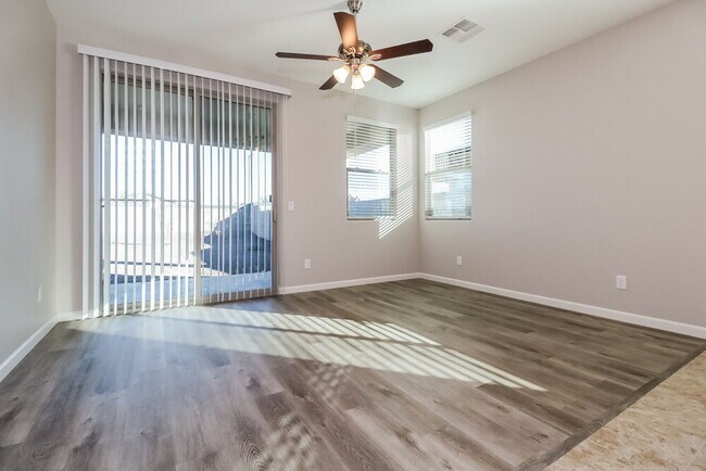 17726 W Cashman Dr, Surprise, AZ 85387 - photo 4