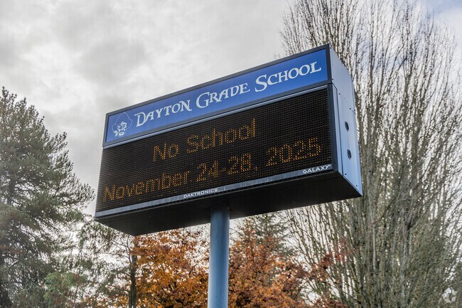 Dayton Grade School