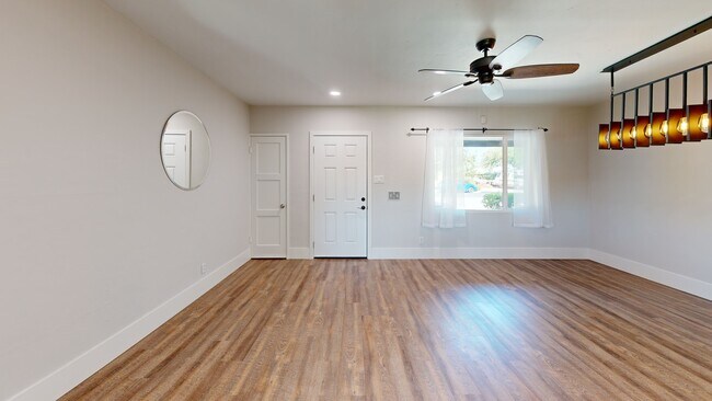 4243 N 15th Dr, Phoenix, AZ 85015 - photo 2